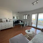 Stunning Views | Modern | Walk Everywhere | ボル