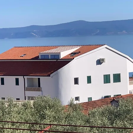 Ferienhaus Stunning Views | Modern | Walk Everywhere | Bol